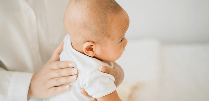 Por qué les da hipo a los bebés